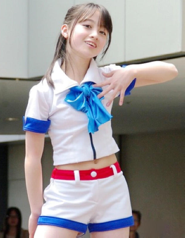 组图:<em>日本15岁</em>萝莉代言世乒赛 纯美胜奶茶MM