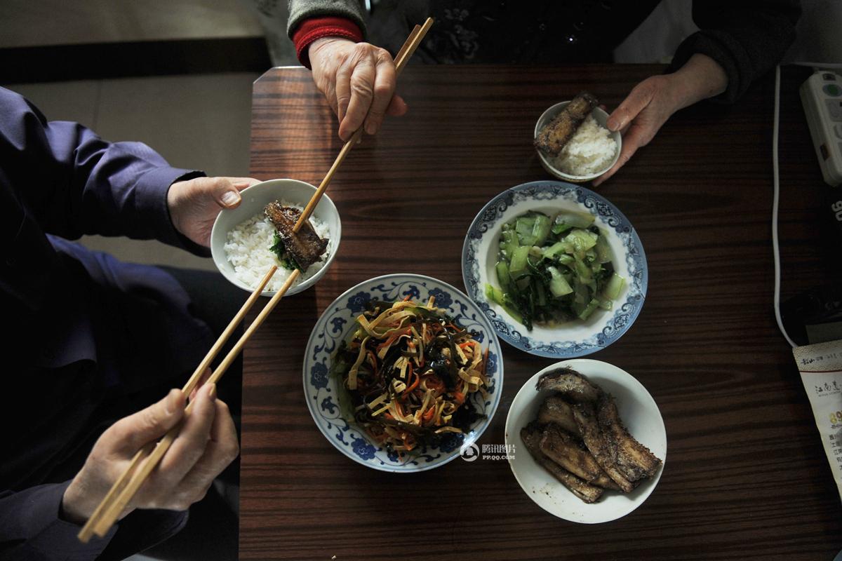 老年人口味_口味王槟榔图片(3)