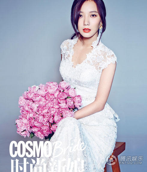 王珞丹王楚函写真曝光 <em>国民姐妹</em>粉色长裙优雅