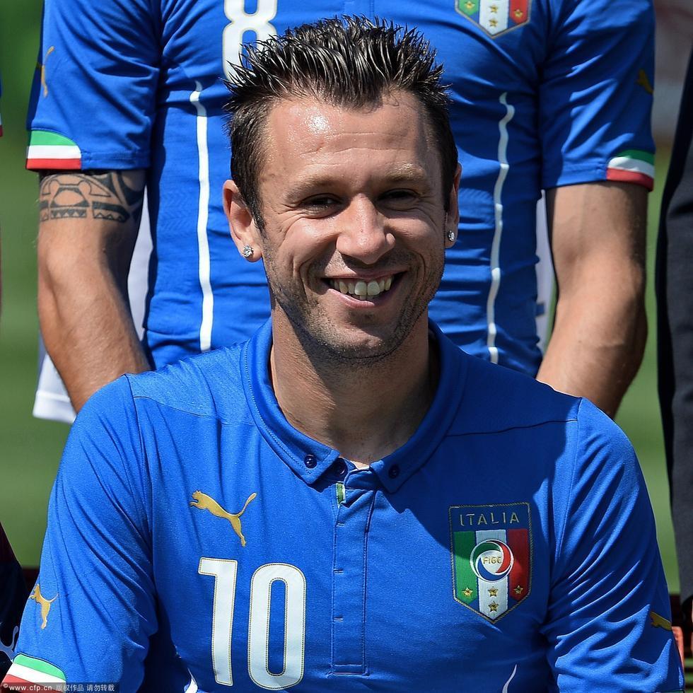 意大利拍摄球队宣传照 西装笔挺帅气逼人 - 意