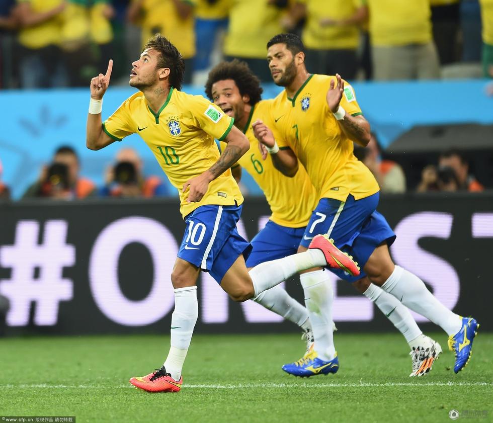 高清:巴西VS克罗地亚 马塞洛乌龙内马尔破门-