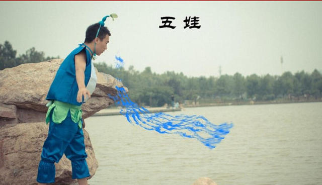 河南大学毕业生扮葫芦娃走红 造型仅次于王祖蓝
