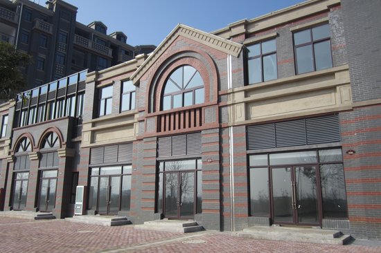 天湖丽景湾:天湖步行街 金铺驾到 免租当老板