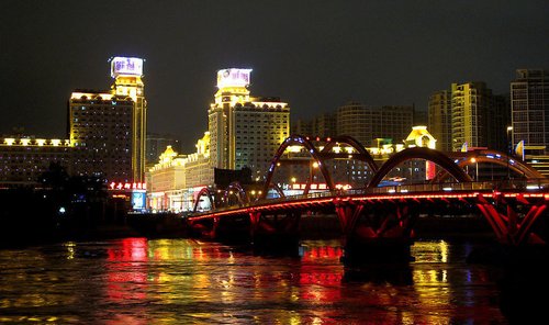 盘点房价工资比最悲催的十大城市_频道-安庆