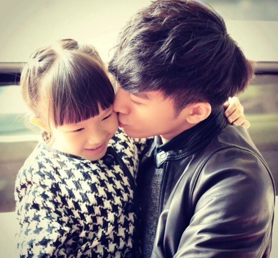 最萌年龄差中国好<em>哥哥</em> <em>帮妹妹</em>来选房_st_腾讯