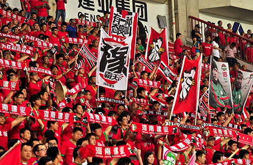 河南建业VS长春亚泰 安阳建业业主强势助威建