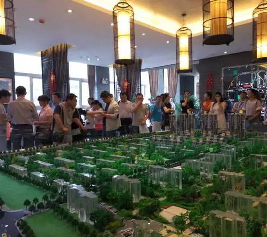 建业桂园二期二批空中庭院开盘热销,再一次香