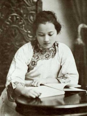 宋庆龄的父亲宋嘉树是孙中山革命事业的支持者和