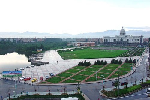 吉利大学成为汽车适用性人才摇篮_企业营销