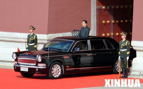 浓缩在检阅车上的"中国尊严" --红旗精神
