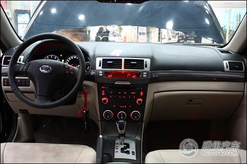 [新车实拍]沉稳大气 2010款奔腾B70到店_新车