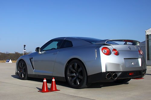 超跑初体验 腾讯八达岭机场试乘日产GT-R