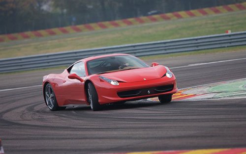 ³ɫ Լݷ 458 Italia