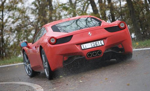 ³ɫ Լݷ 458 Italia