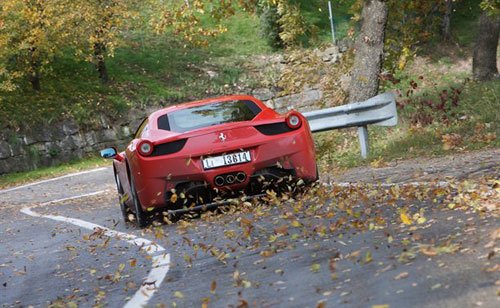 ³ɫ Լݷ 458 Italia