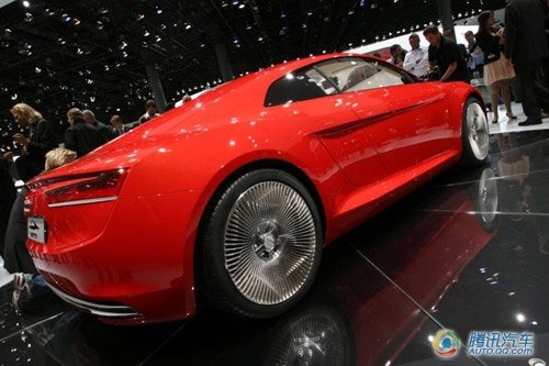 奥迪R8电动跑车2012年上市 限量一千辆