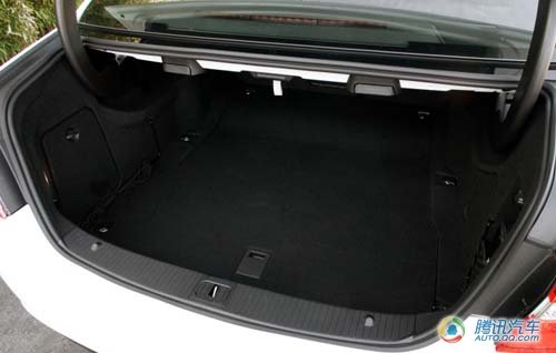 新任运动征服者 试驾2010款奔驰E63 AMG