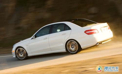 新任运动征服者 试驾2010款奔驰E63 AMG