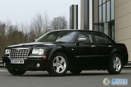 克莱斯勒英国推2010款300C 约合26.39万元