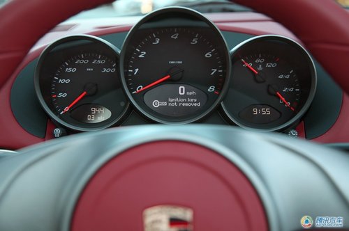 畅享海风拂面 试驾保时捷Boxster Spyder