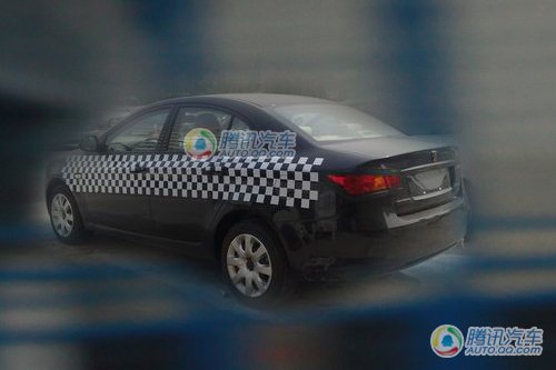 凸显性价比 荣威入门级350S车型谍照首曝