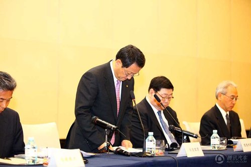 丰田章男召开发布会 正式向中国消费者道歉