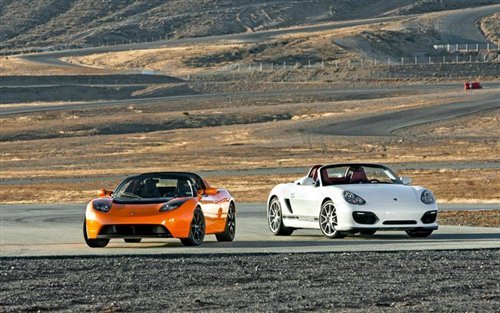 强强对话 Tesla Roadster战保时捷Boxster