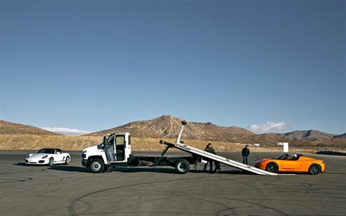 强强对话 Tesla Roadster战保时捷Boxster