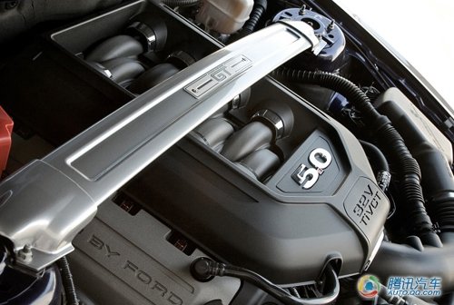 卡马洛克星 海外试驾2011款福特野马GT