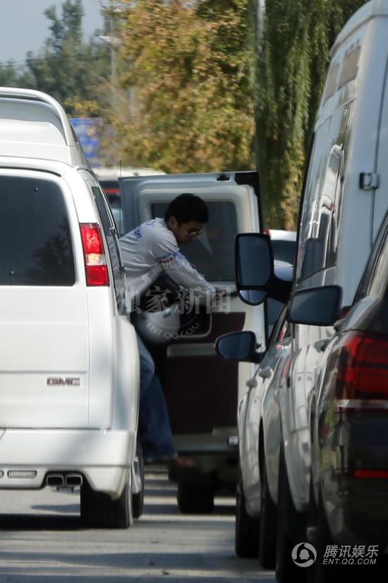 骑摩托猜成语是什么成语_猜车...第一次骑摩托车(2)