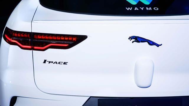 搭载Waymo自动驾驶技术的捷豹I-PACE后尾
