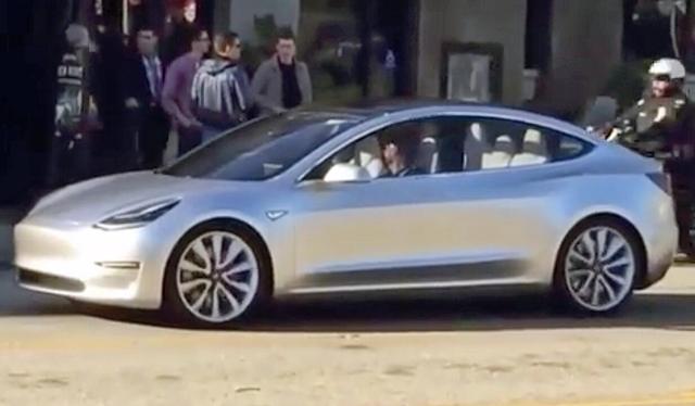 市场反应惊人 Model3刷新特斯拉历史