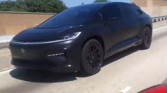 车圈:宝骏微型车撞上了奥迪Q7