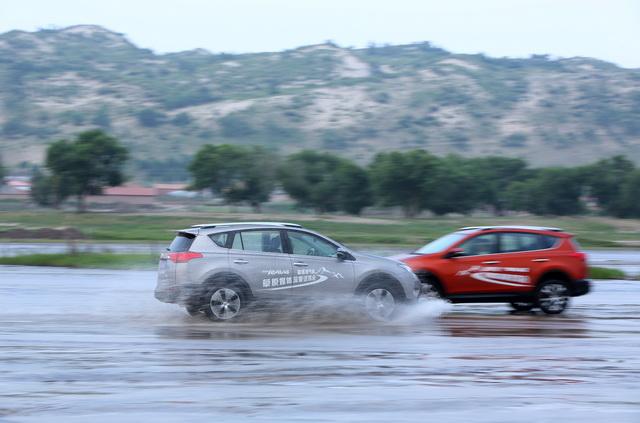 草原深度试驾RAV4 观影重生日记