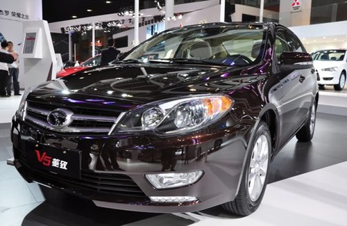 全球通国际车东南汽车V5菱致用智能武装