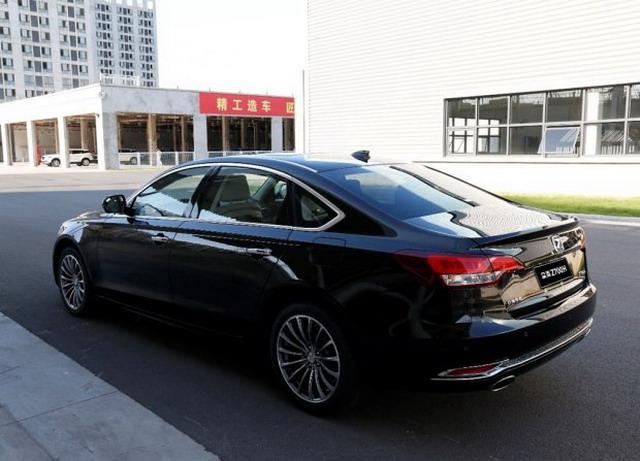 这回是要模拟谁? 众泰Z700H实车曝光