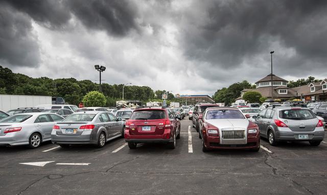 调查:欧美司机每年在寻找停车位上耗费数十亿