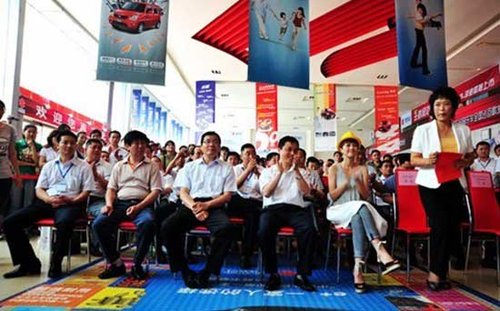 百变摇滚女郎谭维维济南再演天籁之音