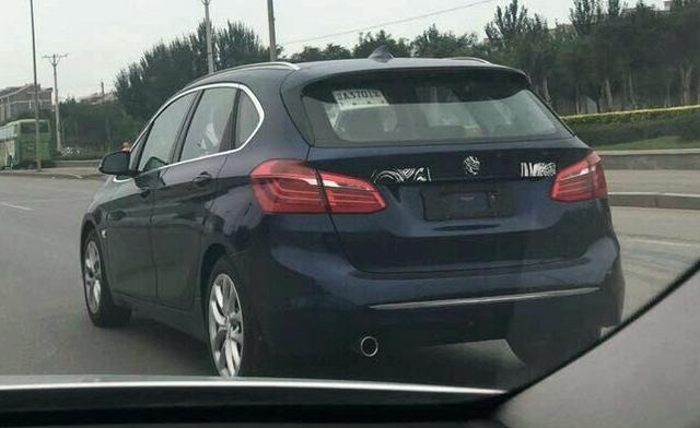 曝疑似国产宝马2系运动旅行车谍照