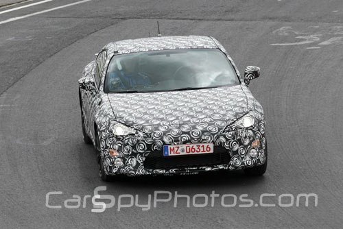 明年投产 斯巴鲁Boxer路试车谍照曝光