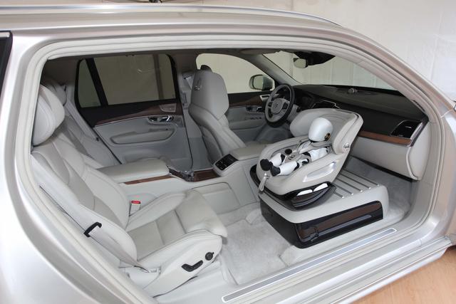 沃尔沃概念豪华儿童安全座椅正式亮相中国