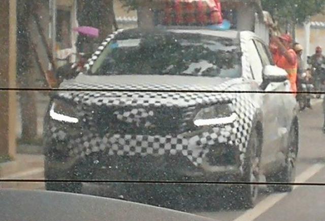 比速BT7路试谍照曝光 定位运动轿跑式SUV