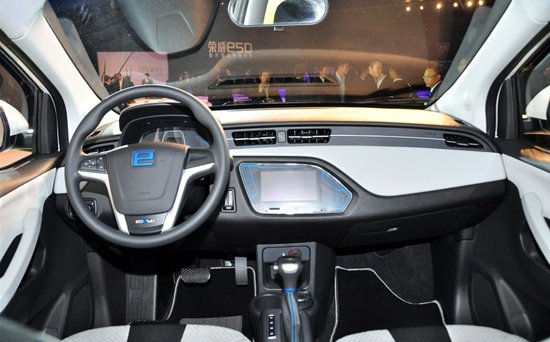 [新车上市]荣威E50电动车售价23.49万元