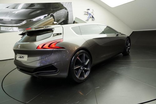 标致旗舰608将量产 对抗奔驰R\/2014发布