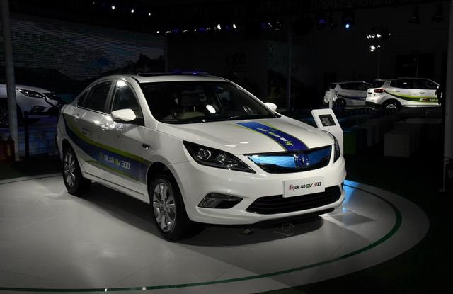 长安推三款新能源车型 将于10月19日上市