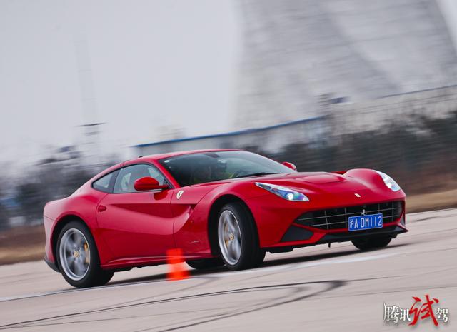 F12berlinetta_法拉利_评测中心