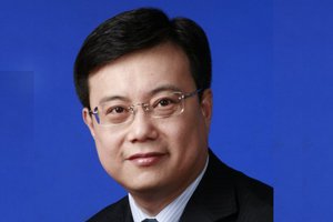 上海大众董事长_对话上海大众交通集团董事长杨国平:上海出租车行业为何会倒退20...(2)