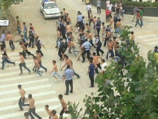 烟台富士康山东和贵州籍工人群殴 致11人受伤