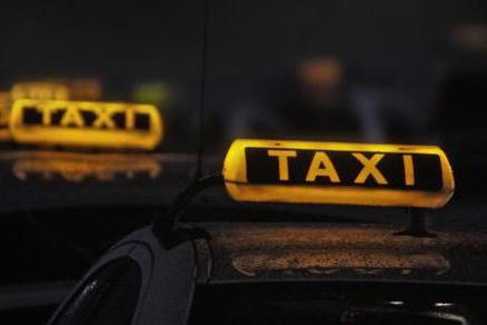 四部门:全面调整出租车等5大行业油价补贴政策