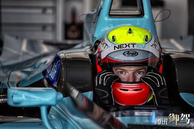 蔚来TCR车队开启国际汽联电动方程式新赛季